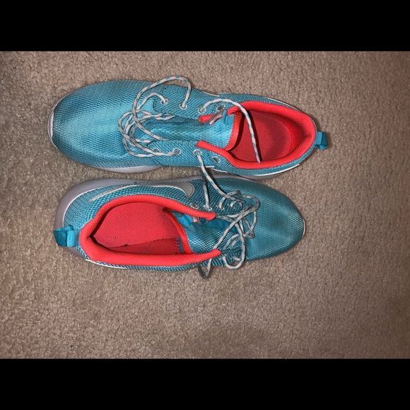 Nike Roshe Runs - Women’s size 8, Youth size 6.5 - Picture 5 of 8